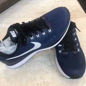 Nike Sneakers!  — Zoom Pegasus 34 in navy/blue